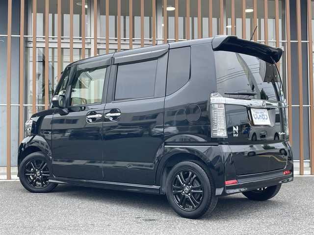 ホンダ Ｎ ＢＯＸ カスタム SSブラックSパッケージ 鳥取県 2016(平28)年 8.2万km クリスタルブラックパール (株)IDOMが運営する【じしゃロン鳥取店】の自社ローン専用車両になります。こちらは現金またはオートローンご利用時の価格です。自社ローンご希望の方は別途その旨お申付け下さい/社外ナビ（CN-RS02D）/・フルセグ/CD/DVD/BT/バックカメラ/両側パワースライドドア/HIDオートライト/ステアリングスイッチ/前席シートヒーター/衝突被害軽減ブレーキ/ビルトインETC/スマートキー/プッシュスタート