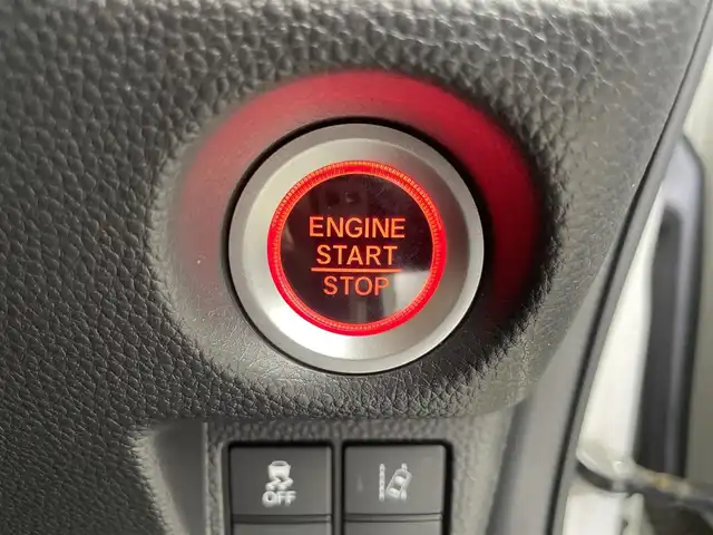 ホンダ Ｎ ＢＯＸ カスタム G L ターボ ホンダセンシング 埼玉県 2020(令2)年 3.8万km プラチナホワイトパール 純正8インチナビ/ CD DVD フルセグTV Bluetooth/バックカメラ/アダクティブクルーズコントロール/レーンキープアシスト/ビルトインETC/シートヒーター/両側パワースライドドア/コーナーセンサー/プッシュスタート/ビルトインETC/スマートキー/パドルシフト/アイドリングストップ