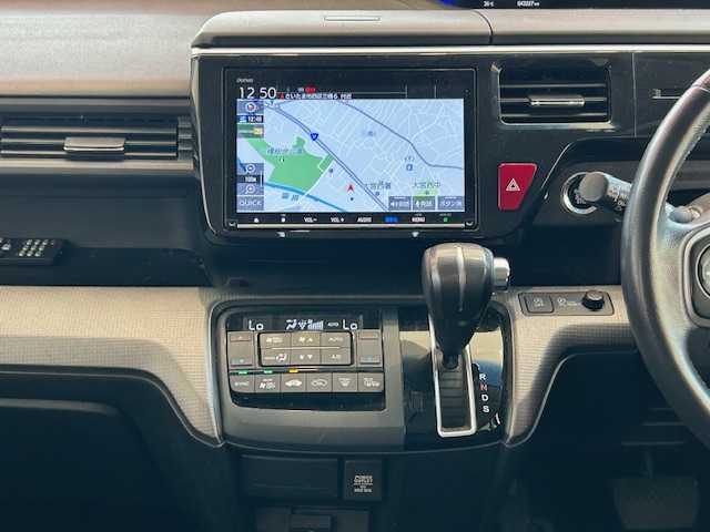 ホンダ ステップワゴン スパーダ ホンダセンシング 埼玉県 2018(平30)年 4.4万km プラチナホワイトパール ホンダセンシング/純正9インチメモリーナビ/ CD/DVD/BT/USB/フルセグ/バックカメラ/フリップダウンモニター/パドルシフト/両側電動スライドドア/LEDヘッドライト/レーダークルーズコントロール/レーンキープアシスト/ETC/スマートキー×2/禁煙車