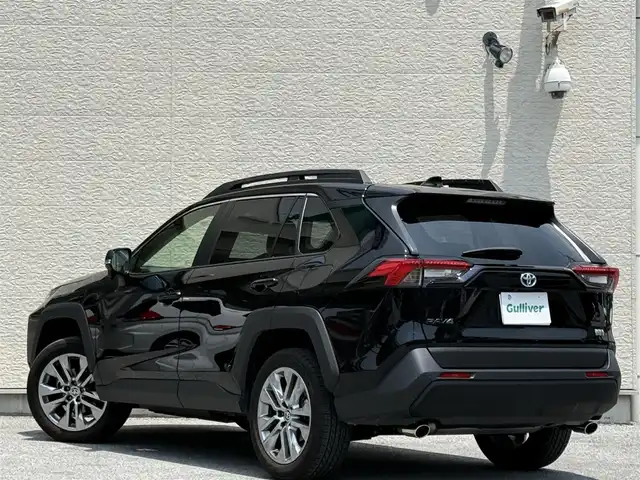 トヨタ ＲＡＶ４ HV アドベンチャー オフロードPKGⅡ 滋賀県 2023(令5)年 3.3万km アティチュードブラックマイカ 純正メーカーナビ/　【AM・FM/TV/Bluetooth/USB/APPS】/バックカメラ/レザーシート/運転席・助手席　シートヒーター/エアシート/運転席・助手席　パワーシート/パワーバックドア/ステアリングヒーター/レーントレーシングアシスト/ブラインドスポットモニター/プリクラッシュセーフティシステム/パーキングサポート/リヤクロストラフィックアラート/パーキングサポートブレーキ/ロードサインアシスト/ドライブモードセレクター/横滑り防止システム/コーナーセンサー/デジタルインナーミラー/オートハイビーム/電格ミラー/ウィンカーミラー/前後ドライブレコーダー/ETC2.0