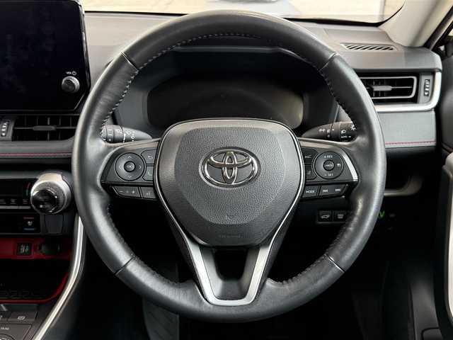 トヨタ ＲＡＶ４ HV アドベンチャー オフロードPKGⅡ 滋賀県 2023(令5)年 3.3万km アティチュードブラックマイカ 純正メーカーナビ/　【AM・FM/TV/Bluetooth/USB/APPS】/バックカメラ/レザーシート/運転席・助手席　シートヒーター/エアシート/運転席・助手席　パワーシート/パワーバックドア/ステアリングヒーター/レーントレーシングアシスト/ブラインドスポットモニター/プリクラッシュセーフティシステム/パーキングサポート/リヤクロストラフィックアラート/パーキングサポートブレーキ/ロードサインアシスト/ドライブモードセレクター/横滑り防止システム/コーナーセンサー/デジタルインナーミラー/オートハイビーム/電格ミラー/ウィンカーミラー/前後ドライブレコーダー/ETC2.0