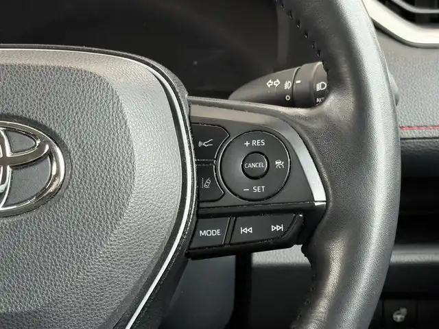 トヨタ ＲＡＶ４ HV アドベンチャー オフロードPKGⅡ 滋賀県 2023(令5)年 3.3万km アティチュードブラックマイカ 純正メーカーナビ/　【AM・FM/TV/Bluetooth/USB/APPS】/バックカメラ/レザーシート/運転席・助手席　シートヒーター/エアシート/運転席・助手席　パワーシート/パワーバックドア/ステアリングヒーター/レーントレーシングアシスト/ブラインドスポットモニター/プリクラッシュセーフティシステム/パーキングサポート/リヤクロストラフィックアラート/パーキングサポートブレーキ/ロードサインアシスト/ドライブモードセレクター/横滑り防止システム/コーナーセンサー/デジタルインナーミラー/オートハイビーム/電格ミラー/ウィンカーミラー/前後ドライブレコーダー/ETC2.0