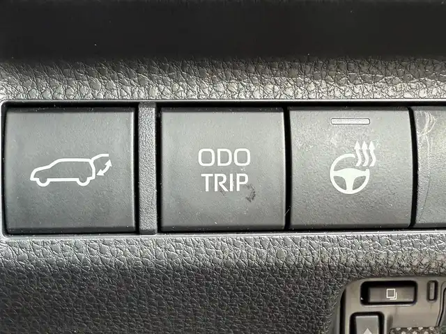 トヨタ ＲＡＶ４ HV アドベンチャー オフロードPKGⅡ 滋賀県 2023(令5)年 3.3万km アティチュードブラックマイカ 純正メーカーナビ/　【AM・FM/TV/Bluetooth/USB/APPS】/バックカメラ/レザーシート/運転席・助手席　シートヒーター/エアシート/運転席・助手席　パワーシート/パワーバックドア/ステアリングヒーター/レーントレーシングアシスト/ブラインドスポットモニター/プリクラッシュセーフティシステム/パーキングサポート/リヤクロストラフィックアラート/パーキングサポートブレーキ/ロードサインアシスト/ドライブモードセレクター/横滑り防止システム/コーナーセンサー/デジタルインナーミラー/オートハイビーム/電格ミラー/ウィンカーミラー/前後ドライブレコーダー/ETC2.0