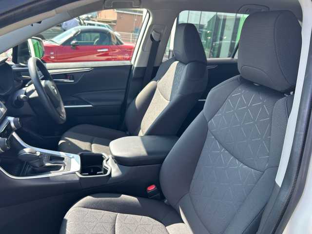 トヨタ ＲＡＶ４ X 和歌山県 2022(令4)年 1.1万km ホワイトパールクリスタルシャイン 純正ディスプレイオーディオ/フルセグTV/バックカメラ/(BT/USB)/プリクラッシュセーフティー/レーダークルーズコントロール/レーンディパーチャーアラート/クリアランスソナー/純正アルミホイール/純正フロアマット/ウインカー付きドアミラー/LEDヘッドライト/オートライト/オートマチックハイビーム