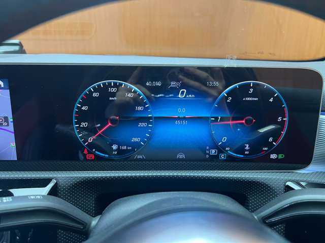 メルセデス・ベンツ Ａ２００ｄ AMGライン 千葉県 2019(令1)年 4.6万km コスモスブラック ＡＭＧレザーＥＸＣ　/アドバンスドＰＫＧ　/パノラマＳＲ　/純正ナビ　/３６０°カメラ　/ＡＣＣ　/ＨＵＤ　/パワーシート　/シートヒーター　/ＬＥＤヘッドライト　/ハイビームアシスト　/純正１８インチＡＷ