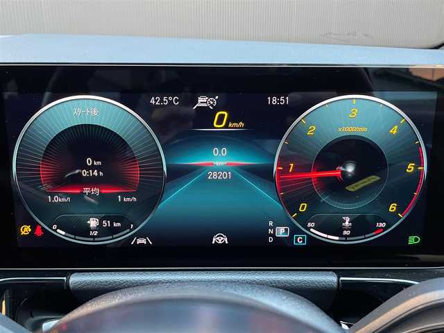 メルセデス・ベンツ ＧＬＡ２００ｄ 4マチック AMGライン 香川県 2020(令2)年 2.9万km ポーラホワイト アクティブブレーキアシスト/アクティブレーンキーピングアシスト/ブラインドスポットアシスト/レーンチェンジアシスト/純正ナビ/Bluetooth/CarPlay/アンビエントライト/おくだけ充電/前後ドライブレコーダー/ハーフレザーシート/シートヒーター/純正19インチアルミ/ACC/全方位カメラ/FRコーナーセンサー