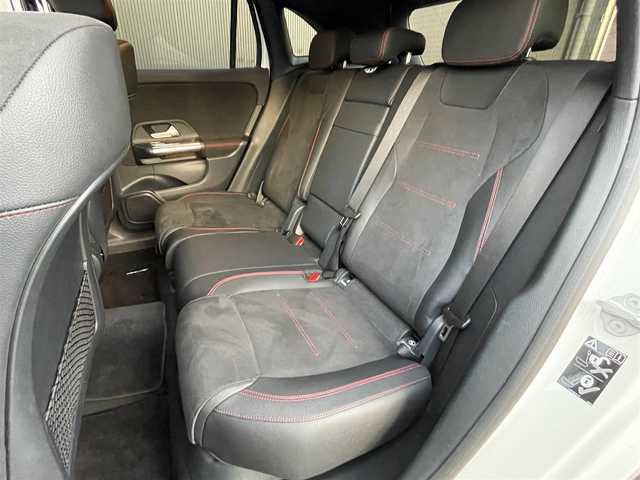メルセデス・ベンツ ＧＬＡ２００ｄ 4マチック AMGライン 香川県 2020(令2)年 2.9万km ポーラホワイト アクティブブレーキアシスト/アクティブレーンキーピングアシスト/ブラインドスポットアシスト/レーンチェンジアシスト/純正ナビ/Bluetooth/CarPlay/アンビエントライト/おくだけ充電/前後ドライブレコーダー/ハーフレザーシート/シートヒーター/純正19インチアルミ/ACC/全方位カメラ/FRコーナーセンサー