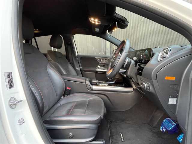 メルセデス・ベンツ ＧＬＡ２００ｄ 4マチック AMGライン 香川県 2020(令2)年 2.9万km ポーラホワイト アクティブブレーキアシスト/アクティブレーンキーピングアシスト/ブラインドスポットアシスト/レーンチェンジアシスト/純正ナビ/Bluetooth/CarPlay/アンビエントライト/おくだけ充電/前後ドライブレコーダー/ハーフレザーシート/シートヒーター/純正19インチアルミ/ACC/全方位カメラ/FRコーナーセンサー