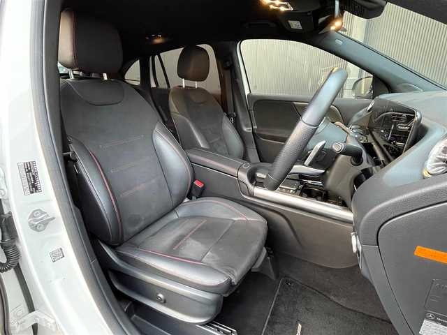 メルセデス・ベンツ ＧＬＡ２００ｄ 4マチック AMGライン 香川県 2020(令2)年 2.9万km ポーラホワイト アクティブブレーキアシスト/アクティブレーンキーピングアシスト/ブラインドスポットアシスト/レーンチェンジアシスト/純正ナビ/Bluetooth/CarPlay/アンビエントライト/おくだけ充電/前後ドライブレコーダー/ハーフレザーシート/シートヒーター/純正19インチアルミ/ACC/全方位カメラ/FRコーナーセンサー