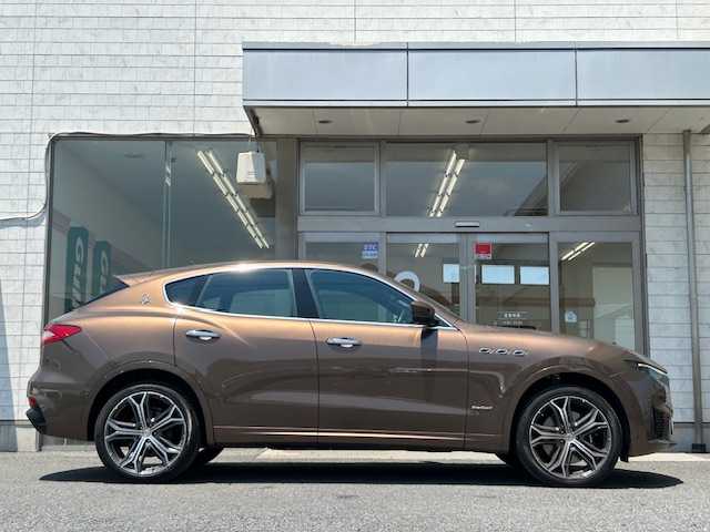 マセラティ レヴァンテ S グランスポーツ 埼玉県 2021(令3)年 1.8万km 茶 国内20台限定車/ぜニアペッレテッスータ/メーカーナビ/全方位カメラ/レーダークルーズコントロール/LEDヘッドライト/Bowers &Wilkinsサウンド/パワーバックドア/ドライブレコーダー