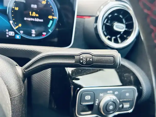 メルセデス・ベンツ Ａ２００ｄ AMGライン 大阪府 2020(令2)年 5.5万km サンイエロー レーダーセーフティ/ハーフレザー/メモリ付きパワーシート/シートヒーター/ACC/純正ナビ/TV/バックカメラ/純正18インチAW/LEDヘッドライト/ブラインドスポット/ワイヤレス充電/クリアランスソナー