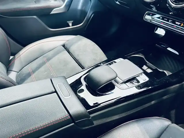 メルセデス・ベンツ Ａ２００ｄ AMGライン 大阪府 2020(令2)年 5.5万km サンイエロー レーダーセーフティ/ハーフレザー/メモリ付きパワーシート/シートヒーター/ACC/純正ナビ/TV/バックカメラ/純正18インチAW/LEDヘッドライト/ブラインドスポット/ワイヤレス充電/クリアランスソナー