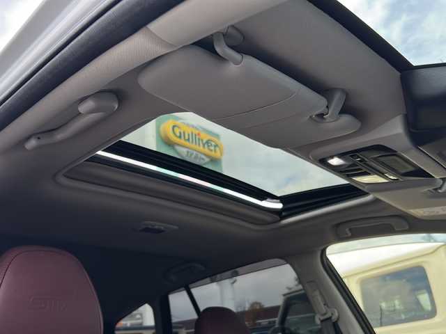 スバル レヴォーグ STIスポーツR EX 佐賀県 2023(令5)年 8.2万km セラミックホワイト サンルーフ/本革シート/純正ナビ/フルセグテレビ/AM/FM/CD/DVD/bluetooth/バックカメラ/全方位カメラ/ETC/パワーバックドア/前席パワーシート/全席ヒートシーター/パドルシフト/ステアリングリモコン/純正アルミホイール/純正フロアマット/オートライト/オートエアコン/プリクラッシュブレーキ/ドライバーモニタリングシステム/スペアキー/取扱説明書/保証書