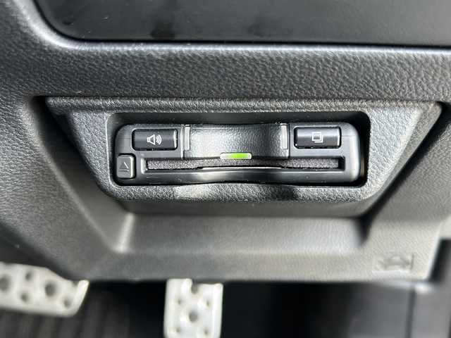 スバル レヴォーグ STIスポーツR EX 佐賀県 2023(令5)年 8.2万km セラミックホワイト サンルーフ/本革シート/純正ナビ/フルセグテレビ/AM/FM/CD/DVD/bluetooth/バックカメラ/全方位カメラ/ETC/パワーバックドア/前席パワーシート/全席ヒートシーター/パドルシフト/ステアリングリモコン/純正アルミホイール/純正フロアマット/オートライト/オートエアコン/プリクラッシュブレーキ/ドライバーモニタリングシステム/スペアキー/取扱説明書/保証書