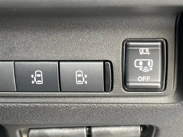 日産 セレナ e－パワー ハイウェイスター V 東京都 2025(令7)年 0.1千km ダイヤモンドブラック ヘッドランプ オートレベライザー/アダプティブLEDヘッドライトシステム/インテリジェント アラウンドビューモニター（移動物 検知機能付）インテリジェント ルームミラー/アドバンスドドライブアシストディスプレイ/（12.3インチカラーディスプレイ）/統合型インターフェースディスプレイ/ワイヤレス充電器/6スピーカー/NissanConnectナビゲーションシステム/・地デジ内蔵/・Bluetooth/車載通信ユニット（TCU［Telematics Control Unit］）ETC2.0ユニット（ビルトインタイプ）/ドライブレコーダー（前後セット）/プロパイロット（ナビリンク機能付）/・プロパイロット緊急停止支援システム（SOSコール機能付）SOSコール/（488/400円）
