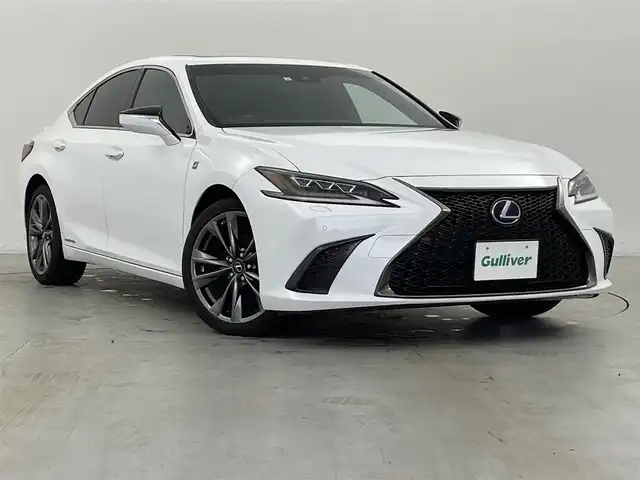 レクサス ＥＳ 300h Fスポーツ 群馬県 2019(平31)年 5.5万km ホワイトノーヴァガラスフレーク ムーンルーフ/純正メーカーナビ/Bカメラ/CD/DVD/BD/SD(MSV)/USB/AUX/BT/Miracast)/フルセグTV/黒本革シート/シートヒーター/シートベンチレーション/ステアリングヒーター/パワーシート/シートポジションメモリー/オートライト/AHB/三眼LEDヘッドライト/ハンズフリーパワートランク/BSM/TVキット/パドルシフト/R電動サンシェード/自動防眩ミラー