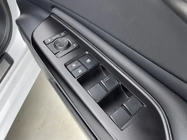 レクサス ＥＳ 300h Fスポーツ 群馬県 2019(平31)年 5.5万km ホワイトノーヴァガラスフレーク ムーンルーフ/純正メーカーナビ/Bカメラ/CD/DVD/BD/SD(MSV)/USB/AUX/BT/Miracast)/フルセグTV/黒本革シート/シートヒーター/シートベンチレーション/ステアリングヒーター/パワーシート/シートポジションメモリー/オートライト/AHB/三眼LEDヘッドライト/ハンズフリーパワートランク/BSM/TVキット/パドルシフト/R電動サンシェード/自動防眩ミラー