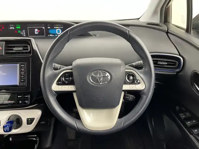 トヨタ プリウス A ツーリングセレクション 新潟県 2018(平30)年 3.1万km 赤 純正メモリナビ(FM/AM/BT)/フルエアロ　/バックモニター/スマートキー　/衝突被害軽減ブレーキ　/Ｂｌｕｅｔｏｏｔｈ接続　/ＥＴＣ　/黒革シート　/運転席助手席シートヒーター　/ドライブレコーダー　/ブラインドスポットモニター