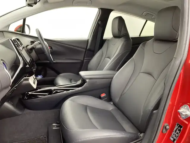 トヨタ プリウス A ツーリングセレクション 新潟県 2018(平30)年 3.1万km 赤 純正メモリナビ(FM/AM/BT)/フルエアロ　/バックモニター/スマートキー　/衝突被害軽減ブレーキ　/Ｂｌｕｅｔｏｏｔｈ接続　/ＥＴＣ　/黒革シート　/運転席助手席シートヒーター　/ドライブレコーダー　/ブラインドスポットモニター