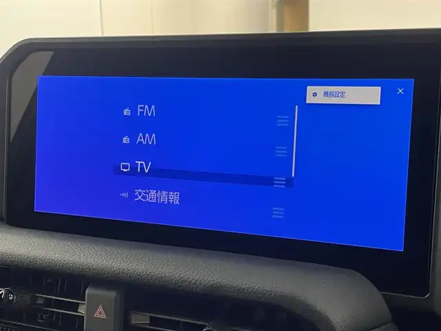 トヨタ ランドクルーザー ２５０ ZX 福岡県 2025(令7)年 0.4万km ベージュⅡ ワンオーナー　/サンルーフ　/メーカーＤＡナビ/フルセグTV　/全方位カメラ　/ＪＢＬサウンド　/デジタルインナーミラー　/ワイヤレス充電　/ビルトインＥＴＣ２．０　/トヨタセーフティセンス　/レーダークルーズコントロール　/コーナーセンサー　/衝突軽減ブレーキ　/レーダーキープ　/ブラインドスポットモニター　/アクセル踏み間違い防止　/ヒルディセントコントロール　/ヘッドアップディスプレイ　/パドルシフト　/パワーシート　/シートヒーター/ベンチレーション　/パワーバックドア　/ルーフレール　/純正２０インチアルミホイール　/ＬＥＤヘッドライト