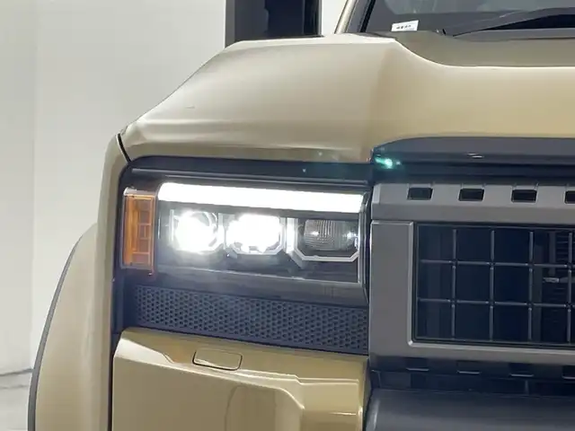 トヨタ ランドクルーザー ２５０ ZX 福岡県 2025(令7)年 0.4万km ベージュⅡ ワンオーナー　/サンルーフ　/メーカーＤＡナビ/フルセグTV　/全方位カメラ　/ＪＢＬサウンド　/デジタルインナーミラー　/ワイヤレス充電　/ビルトインＥＴＣ２．０　/トヨタセーフティセンス　/レーダークルーズコントロール　/コーナーセンサー　/衝突軽減ブレーキ　/レーダーキープ　/ブラインドスポットモニター　/アクセル踏み間違い防止　/ヒルディセントコントロール　/ヘッドアップディスプレイ　/パドルシフト　/パワーシート　/シートヒーター/ベンチレーション　/パワーバックドア　/ルーフレール　/純正２０インチアルミホイール　/ＬＥＤヘッドライト
