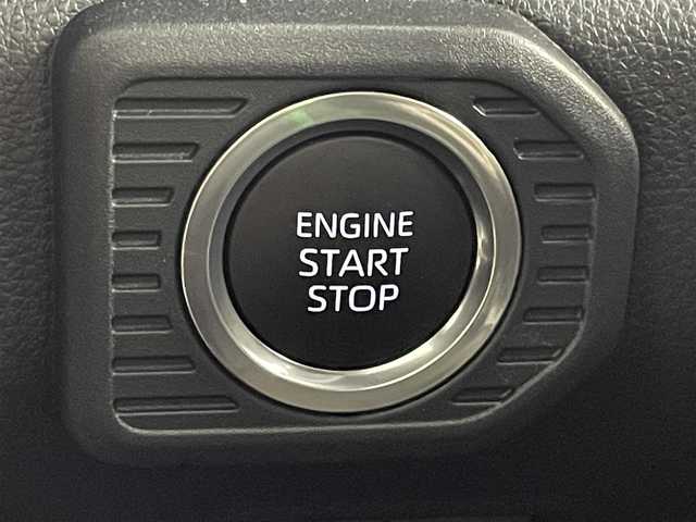 トヨタ ランドクルーザー ２５０ ZX 福岡県 2025(令7)年 0.4万km ベージュⅡ ワンオーナー　/ムーンルーフ/メーカーＤＡナビ/フルセグTV　/全方位カメラ　/ＪＢＬサウンド　/デジタルインナーミラー　/ワイヤレス充電　/ビルトインＥＴＣ２．０　/トヨタセーフティセンス　/レーダークルーズコントロール　/コーナーセンサー　/衝突軽減ブレーキ　/レーダーキープ　/ブラインドスポットモニター　/アクセル踏み間違い防止　/ヒルディセントコントロール　/ヘッドアップディスプレイ　/パドルシフト　/パワーシート　/シートヒーター/ベンチレーション　/パワーバックドア　/ルーフレール　/純正２０インチアルミホイール　/ＬＥＤヘッドライト