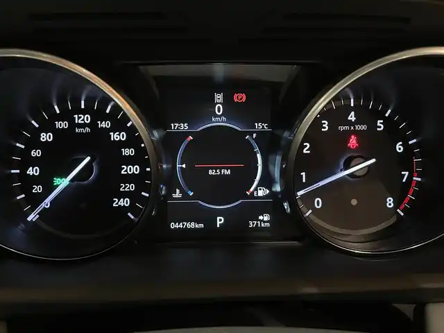 ランドローバー ランドローバー ディスカバリー HSE ラグジュアリ 道央・札幌 2017(平29)年 4.5万km サントリーニ・ブラック ドライブパック/クライメートコンフォートパック/　・ヒーテッドフロントスクリーン/　・ステアリングヒーター/　・シートヒーター&クーラー/　・2列目シートヒーター/電動パノラミックルーフ/8インチリアシートエンターテイメントシステム/パークアシスト/AEB/ルーフレール/5+2シート/電動3列目シート/OP21インチアロイホイール/4ゾーンエアコン/サントリーニブラック/MERIDIANサウンド/パワーテールゲート