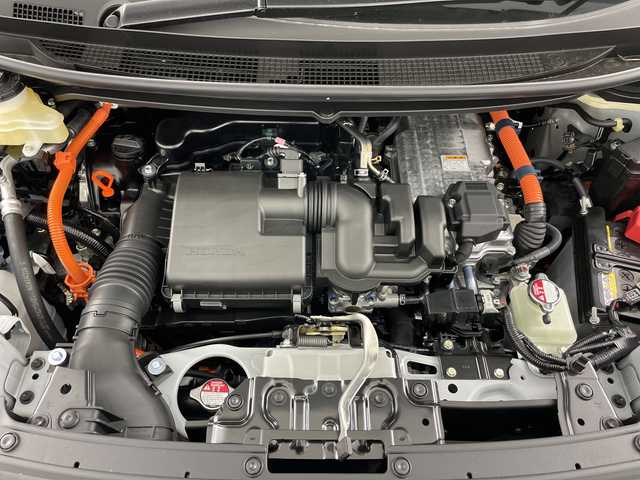 ホンダ フリード ハイブリット e:HEV AIR EX 愛知県 2025(令7)年 0.1千km プラチナホワイトパール 登録済未使用車/6人乗り/純正9インチナビ/（AM/FM/Bluetooth/フルセグTV/USB)/バックカメラ/ホンダセンシング/・衝突軽減ブレーキ/・レーンキープアシスト/・アダプティブクルーズコントロール/・先行車発進お知らせ機能/・オートマチックハイビーム/・パーキングセンサーシステム/・ブラインドスポットモニター/ハーフレザーシート/シートヒーター/両側パワースライドドア/アイドリングストップ/純正15インチアルミホイール/スマートキー/スペアキー1本/プッシュスタート/LEDヘッドライト/横滑り防止装置