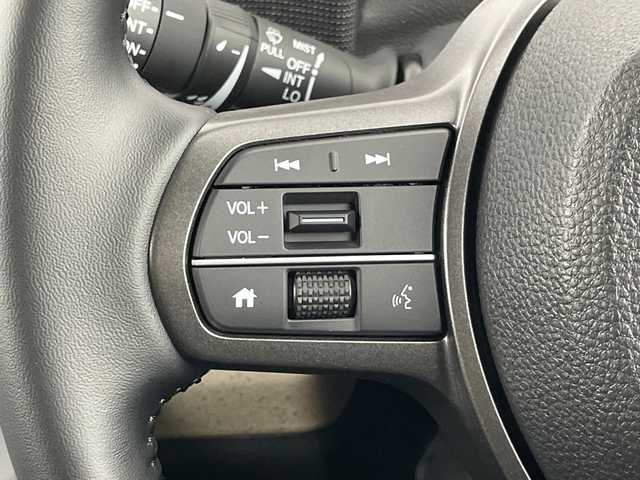 ホンダ フリード ハイブリット e:HEV AIR EX 愛知県 2025(令7)年 0.1千km プラチナホワイトパール 登録済未使用車/6人乗り/純正9インチナビ/（AM/FM/Bluetooth/フルセグTV/USB)/バックカメラ/ホンダセンシング/・衝突軽減ブレーキ/・レーンキープアシスト/・アダプティブクルーズコントロール/・先行車発進お知らせ機能/・オートマチックハイビーム/・パーキングセンサーシステム/・ブラインドスポットモニター/ハーフレザーシート/シートヒーター/両側パワースライドドア/アイドリングストップ/純正15インチアルミホイール/スマートキー/スペアキー1本/プッシュスタート/LEDヘッドライト/横滑り防止装置