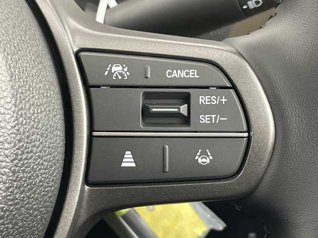 ホンダ フリード ハイブリット e:HEV AIR EX 愛知県 2025(令7)年 0.1千km プラチナホワイトパール 登録済未使用車/6人乗り/純正9インチナビ/（AM/FM/Bluetooth/フルセグTV/USB)/バックカメラ/ホンダセンシング/・衝突軽減ブレーキ/・レーンキープアシスト/・アダプティブクルーズコントロール/・先行車発進お知らせ機能/・オートマチックハイビーム/・パーキングセンサーシステム/・ブラインドスポットモニター/ハーフレザーシート/シートヒーター/両側パワースライドドア/アイドリングストップ/純正15インチアルミホイール/スマートキー/スペアキー1本/プッシュスタート/LEDヘッドライト/横滑り防止装置