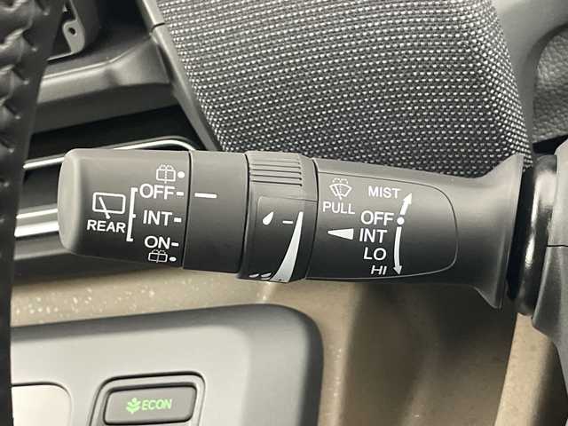 ホンダ フリード ハイブリット e:HEV AIR EX 愛知県 2025(令7)年 0.1千km プラチナホワイトパール 登録済未使用車/6人乗り/純正9インチナビ/（AM/FM/Bluetooth/フルセグTV/USB)/バックカメラ/ホンダセンシング/・衝突軽減ブレーキ/・レーンキープアシスト/・アダプティブクルーズコントロール/・先行車発進お知らせ機能/・オートマチックハイビーム/・パーキングセンサーシステム/・ブラインドスポットモニター/ハーフレザーシート/シートヒーター/両側パワースライドドア/アイドリングストップ/純正15インチアルミホイール/スマートキー/スペアキー1本/プッシュスタート/LEDヘッドライト/横滑り防止装置