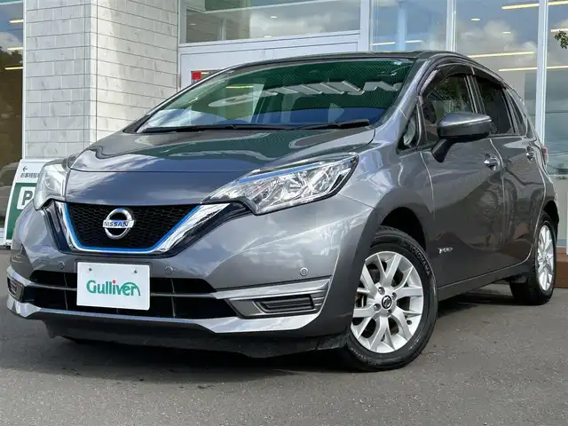 日産 ノート e－パワー X FOUR 道央・札幌 2019(令1)年 4.9万km ダークメタルグレー ・パートタイム4WD/・純正SDナビ（CD&BT&フルセグ）/・電動格納ミラー/・ウインカーミラー/・プッシュスタート/・スマートキー/・エマージェンシーブレーキ/・レーンキープアシスト/・ドアバイザー/・オートライト/・ハイビームアシスト/・バックモニター/・ホイール付き冬タイヤ