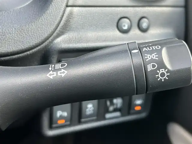 日産 ノート e－パワー X FOUR 道央・札幌 2019(令1)年 4.9万km ダークメタルグレー ・パートタイム4WD/・純正SDナビ（CD&BT&フルセグ）/・電動格納ミラー/・ウインカーミラー/・プッシュスタート/・スマートキー/・エマージェンシーブレーキ/・レーンキープアシスト/・ドアバイザー/・オートライト/・ハイビームアシスト/・バックモニター/・ホイール付き冬タイヤ