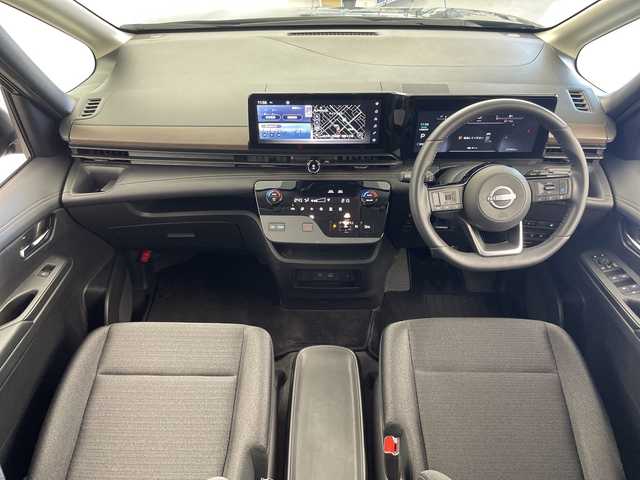 日産 セレナ e－パワー ハイウェイスター V 岐阜県 2023(令5)年 2.3万km ダイヤモンドブラック プロパイロット/フリップダウンモニター/ワイヤレス充電/純正12.3インチディスプレイナビ（日産コネクトナビ）/フルセグ/BT/USB/HDMI/アラウンドビューモニター/インテリジェントルームミラー/インテリジェントクルーズコントロール/エマージェンシーブレーキ/コーナーセンサー/純正ドライブレコーダー/ビルトインETC2.0/両側パワースライドドア/LEDヘッドライト/オートライト/オートハイビーム/フォグランプ/純正フロアマット/プッシュスタート