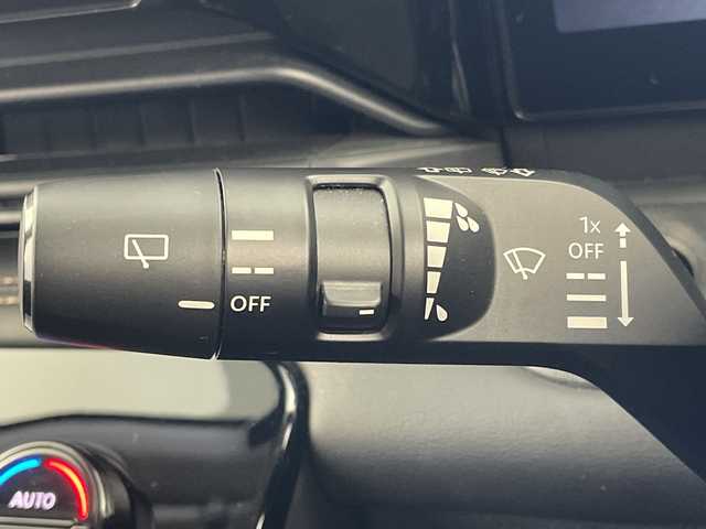 日産 セレナ e－パワー ハイウェイスター V 岐阜県 2023(令5)年 2.3万km ダイヤモンドブラック プロパイロット/フリップダウンモニター/ワイヤレス充電/純正12.3インチディスプレイナビ（日産コネクトナビ）/フルセグ/BT/USB/HDMI/アラウンドビューモニター/インテリジェントルームミラー/インテリジェントクルーズコントロール/エマージェンシーブレーキ/コーナーセンサー/純正ドライブレコーダー/ビルトインETC2.0/両側パワースライドドア/LEDヘッドライト/オートライト/オートハイビーム/フォグランプ/純正フロアマット/プッシュスタート