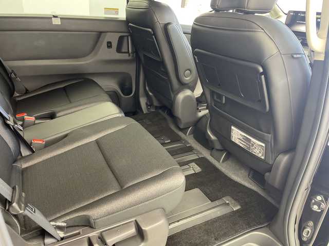 日産 セレナ e－パワー ハイウェイスター V 岐阜県 2023(令5)年 2.3万km ダイヤモンドブラック プロパイロット/フリップダウンモニター/ワイヤレス充電/純正12.3インチディスプレイナビ（日産コネクトナビ）/フルセグ/BT/USB/HDMI/アラウンドビューモニター/インテリジェントルームミラー/インテリジェントクルーズコントロール/エマージェンシーブレーキ/コーナーセンサー/純正ドライブレコーダー/ビルトインETC2.0/両側パワースライドドア/LEDヘッドライト/オートライト/オートハイビーム/フォグランプ/純正フロアマット/プッシュスタート