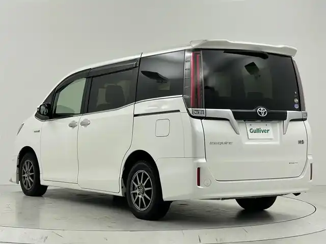 トヨタ エスクァイア ハイブリッド Gi プレミアムパッケージ 大阪府 2017(平29)年 4.8万km ホワイトパールクリスタルシャイン モデリスタエアロ/純正１０インチＳＤナビ（ＣＤ／ＤＶＤ／ＢＴ／フルセグＴＶ）　/バックカメラ　/両側パワスラ　/クルコン　/ＬＥＤオートマチックハイビーム　/フォグランプ　/シートヒーター　/ハーフレザーシート/純正１５インチＡＷ/LDA/先行車発進告知/ステアリングヒーター/スマートキー/ビルトインETC2.0