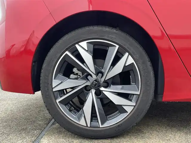 プジョー ３０８ アリュール ブルーHDi 東京都 2022(令4)年 2.4万km 赤 ディーゼル車/ワンオーナー/純正ディスプレイオーディオ/純正USB/Bluetoothオーディオ/バックモニター/前後ドライブレコーダー/アダプティブクルーズコントロール/ブラインドスポットモニター/レーンキープアシスト/ワイヤレス充電/ETC/スマートキー2本