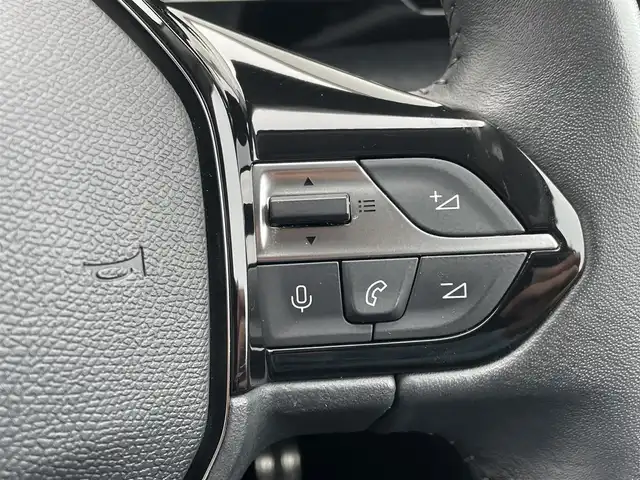 プジョー ３０８ アリュール ブルーHDi 東京都 2022(令4)年 2.4万km 赤 ディーゼル車/ワンオーナー/純正ディスプレイオーディオ/純正USB/Bluetoothオーディオ/バックモニター/前後ドライブレコーダー/アダプティブクルーズコントロール/ブラインドスポットモニター/レーンキープアシスト/ワイヤレス充電/ETC/スマートキー2本