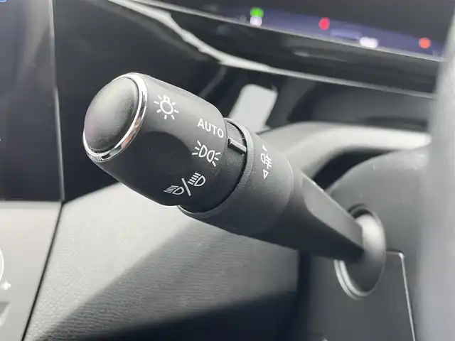 プジョー ３０８ アリュール ブルーHDi 東京都 2022(令4)年 2.4万km 赤 ディーゼル車/ワンオーナー/純正ディスプレイオーディオ/純正USB/Bluetoothオーディオ/バックモニター/前後ドライブレコーダー/アダプティブクルーズコントロール/ブラインドスポットモニター/レーンキープアシスト/ワイヤレス充電/ETC/スマートキー2本