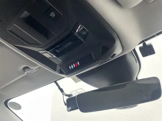 プジョー ３０８ アリュール ブルーHDi 東京都 2022(令4)年 2.4万km 赤 ディーゼル車/ワンオーナー/純正ディスプレイオーディオ/純正USB/Bluetoothオーディオ/バックモニター/前後ドライブレコーダー/アダプティブクルーズコントロール/ブラインドスポットモニター/レーンキープアシスト/ワイヤレス充電/ETC/スマートキー2本