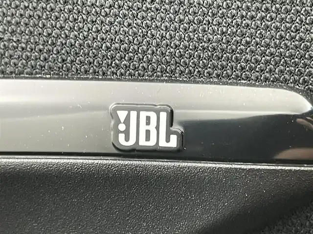 トヨタ ハリアー ハイブリッド Z レザーパッケージ 岡山県 2021(令3)年 4.2万km ホワイトパールクリスタルシャイン 純正12.3インチナビ/Bluetooth/地デジ/カープレイ/パノラミックビューモニター/GRエアロ/JBLプレミアムサウンド/レザーシート/シートヒーター /ベンチレーション /ステアリングヒーター/ヘッドアップディスプレイ/ブラインドスポットモニター/LEDライト/セーフティセンス /レーダークルーズコントロール/デジタルインナーミラー/ビルトインETC2.0/全方位ドライブレコーダー/パワーバックドア/純正19インチアルミホイール/コーナーセンサー/新車保証書/取扱説明書/スペアキー×１