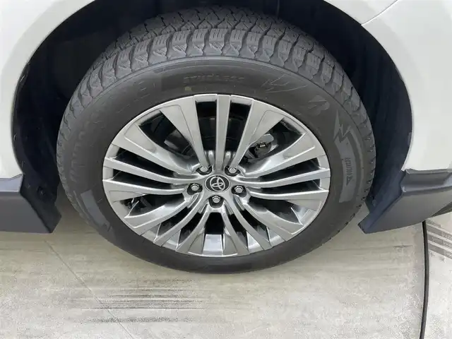 トヨタ ハリアー ハイブリッド Z レザーパッケージ 岡山県 2021(令3)年 4.2万km ホワイトパールクリスタルシャイン 純正12.3インチナビ/Bluetooth/地デジ/カープレイ/パノラミックビューモニター/GRエアロ/JBLプレミアムサウンド/レザーシート/シートヒーター /ベンチレーション /ステアリングヒーター/ヘッドアップディスプレイ/ブラインドスポットモニター/LEDライト/セーフティセンス /レーダークルーズコントロール/デジタルインナーミラー/ビルトインETC2.0/全方位ドライブレコーダー/パワーバックドア/純正19インチアルミホイール/コーナーセンサー/新車保証書/取扱説明書/スペアキー×１