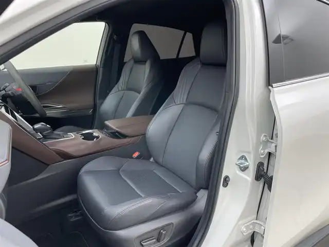 トヨタ ハリアー ハイブリッド Z レザーパッケージ 岡山県 2021(令3)年 4.2万km ホワイトパールクリスタルシャイン 純正12.3インチナビ/Bluetooth/地デジ/カープレイ/パノラミックビューモニター/GRエアロ/JBLプレミアムサウンド/レザーシート/シートヒーター /ベンチレーション /ステアリングヒーター/ヘッドアップディスプレイ/ブラインドスポットモニター/LEDライト/セーフティセンス /レーダークルーズコントロール/デジタルインナーミラー/ビルトインETC2.0/全方位ドライブレコーダー/パワーバックドア/純正19インチアルミホイール/コーナーセンサー/新車保証書/取扱説明書/スペアキー×１