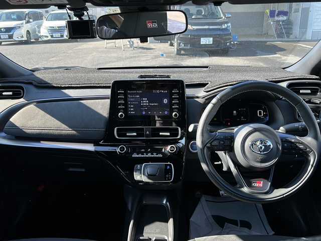 トヨタ アクア GRスポーツ 茨城県 2023(令5)年 0.6万km ダークグレー GRスポーツ/ワンオーナー/純正ナビ/　　【BT】/バックカメラ/全方位カメラ/トヨタセーフティセンス/レーントレーシングアシスト/プリクラッシュセーフティ/レーダークルーズコントロール/ロードサインアシスト/先行車発進告知機能/パーキングサポートブレーキ/ブラインドスポットモニター/クリアランスソナー/リヤクロストラフィックアラート/ハーフレザーシート/純正17インチAW/LEDオートライト/オートマチックハイビーム/GRスポーツ専用電動パワステ/GRスポーツ専用サスペンション/GRスポーツ専用バンパー/GRスポーツ専用シート/GRスポーツ専用コンソールオーナメント/ファンクショナルマトリックスグリル/純正フロアマット/前席シートヒーター/ハンドルヒーター/ETC2.0/前後ドライブレコーダー/保証書/記録簿/取扱説明書