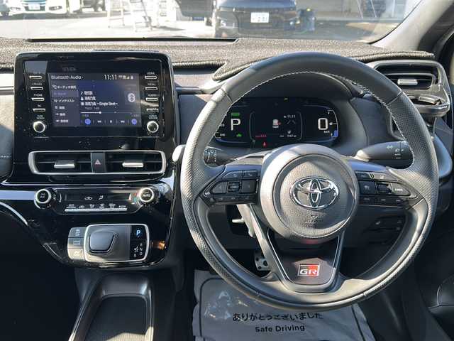 トヨタ アクア GRスポーツ 茨城県 2023(令5)年 0.6万km ダークグレー GRスポーツ/ワンオーナー/純正ナビ/　　【BT】/バックカメラ/全方位カメラ/トヨタセーフティセンス/レーントレーシングアシスト/プリクラッシュセーフティ/レーダークルーズコントロール/ロードサインアシスト/先行車発進告知機能/パーキングサポートブレーキ/ブラインドスポットモニター/クリアランスソナー/リヤクロストラフィックアラート/ハーフレザーシート/純正17インチAW/LEDオートライト/オートマチックハイビーム/GRスポーツ専用電動パワステ/GRスポーツ専用サスペンション/GRスポーツ専用バンパー/GRスポーツ専用シート/GRスポーツ専用コンソールオーナメント/ファンクショナルマトリックスグリル/純正フロアマット/前席シートヒーター/ハンドルヒーター/ETC2.0/前後ドライブレコーダー/保証書/記録簿/取扱説明書