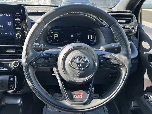 トヨタ アクア GRスポーツ 茨城県 2023(令5)年 0.6万km ダークグレー GRスポーツ/ワンオーナー/純正ナビ/　　【BT】/バックカメラ/全方位カメラ/トヨタセーフティセンス/レーントレーシングアシスト/プリクラッシュセーフティ/レーダークルーズコントロール/ロードサインアシスト/先行車発進告知機能/パーキングサポートブレーキ/ブラインドスポットモニター/クリアランスソナー/リヤクロストラフィックアラート/ハーフレザーシート/純正17インチAW/LEDオートライト/オートマチックハイビーム/GRスポーツ専用電動パワステ/GRスポーツ専用サスペンション/GRスポーツ専用バンパー/GRスポーツ専用シート/GRスポーツ専用コンソールオーナメント/ファンクショナルマトリックスグリル/純正フロアマット/前席シートヒーター/ハンドルヒーター/ETC2.0/前後ドライブレコーダー/保証書/記録簿/取扱説明書