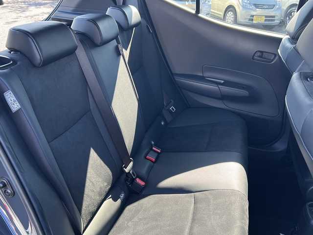 トヨタ アクア GRスポーツ 茨城県 2023(令5)年 0.6万km ダークグレー GRスポーツ/ワンオーナー/純正ナビ/　　【BT】/バックカメラ/全方位カメラ/トヨタセーフティセンス/レーントレーシングアシスト/プリクラッシュセーフティ/レーダークルーズコントロール/ロードサインアシスト/先行車発進告知機能/パーキングサポートブレーキ/ブラインドスポットモニター/クリアランスソナー/リヤクロストラフィックアラート/ハーフレザーシート/純正17インチAW/LEDオートライト/オートマチックハイビーム/GRスポーツ専用電動パワステ/GRスポーツ専用サスペンション/GRスポーツ専用バンパー/GRスポーツ専用シート/GRスポーツ専用コンソールオーナメント/ファンクショナルマトリックスグリル/純正フロアマット/前席シートヒーター/ハンドルヒーター/ETC2.0/前後ドライブレコーダー/保証書/記録簿/取扱説明書