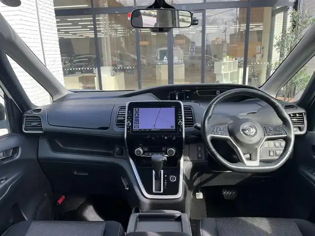 日産 セレナ ハイウェイスター Vセレクション 高知県 2017(平29)年 11.1万km ブリリアントホワイトパール (株)IDOMが運営する【じしゃロン高知店】の自社ローン専用車両になります。こちらは現金またはオートローンご利用時の価格です。自社ローンご希望の方は別途その旨お申付け下さい