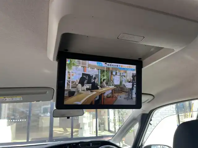 日産 セレナ ハイウェイスター Vセレクション 高知県 2017(平29)年 11.1万km ブリリアントホワイトパール (株)IDOMが運営する【じしゃロン高知店】の自社ローン専用車両になります。こちらは現金またはオートローンご利用時の価格です。自社ローンご希望の方は別途その旨お申付け下さい